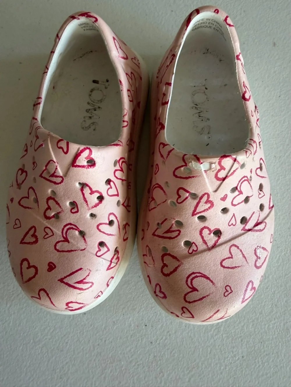 Toms Pink Heart Print Slip-Ons for Kids